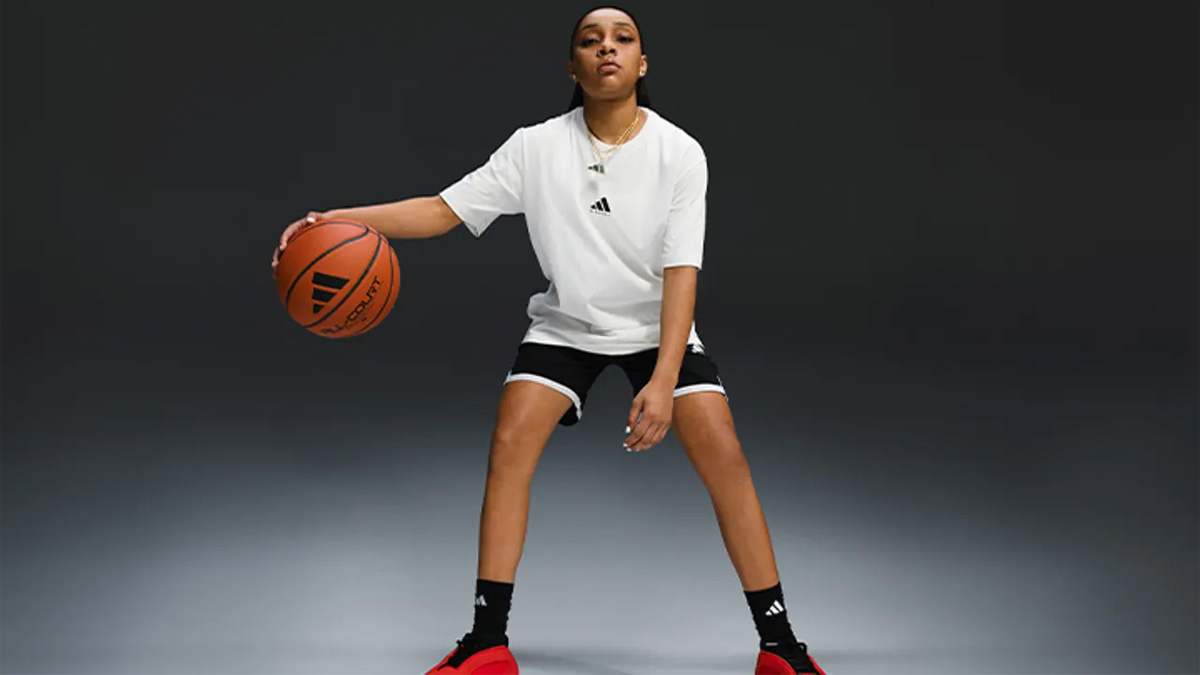 Kaleena-Smith-Ontario-Christian-basketball-action