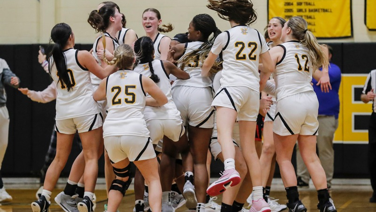 Long-Island-Lutheran-girls-basketball-team-bench